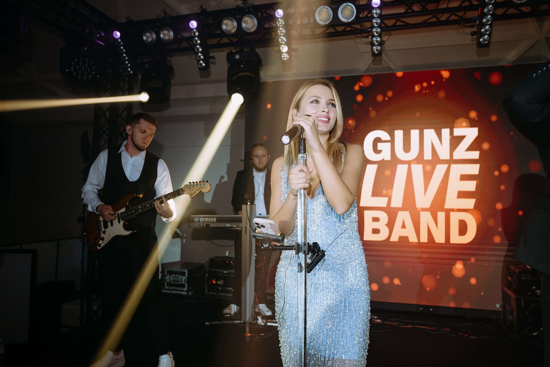 музиканти Gunz Live Band